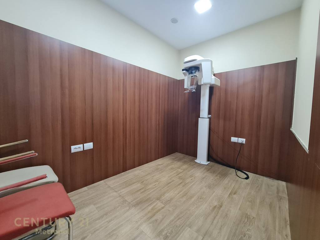 COMMERCIAL SPACE FOR RENT 120m, PARIS COMMUNE!