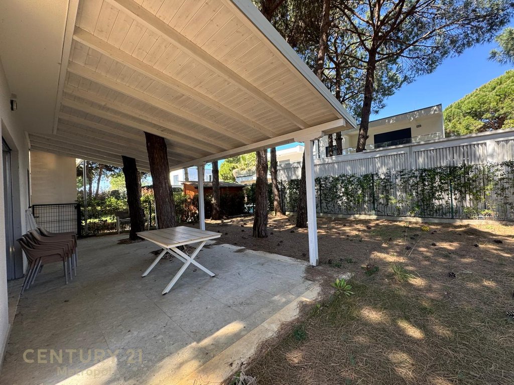 COMMERCIAL PREMISES FOR SALE IN VALA MAR RESIDENCE COMPLEX