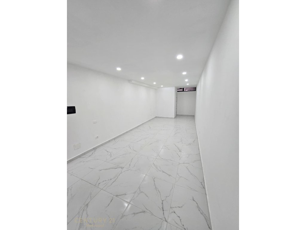 Business premises for sale in the Vasil Shanto area near the Square