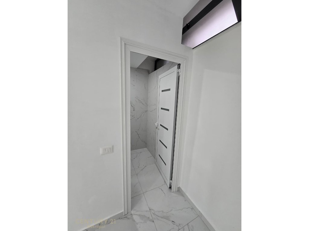 Business premises for sale in the Vasil Shanto area near the Square