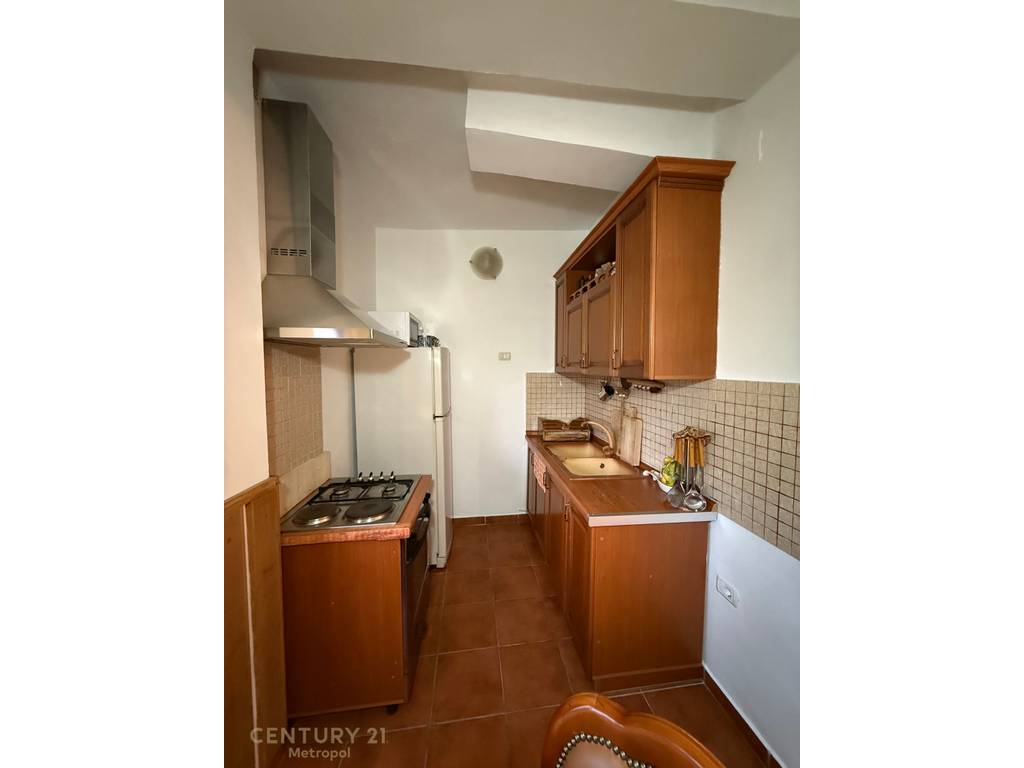 SHITET APARTAMENT 2+1, ISH TREGU ELEKTRIK!