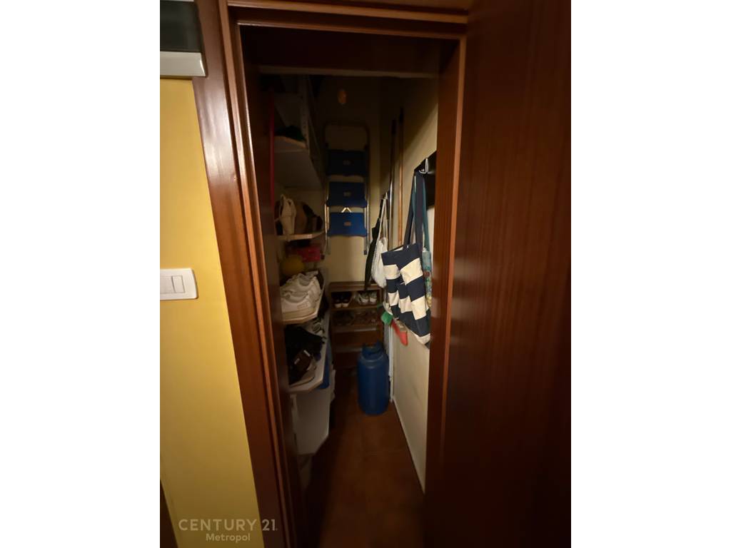 SHITET APARTAMENT 2+1, ISH TREGU ELEKTRIK!