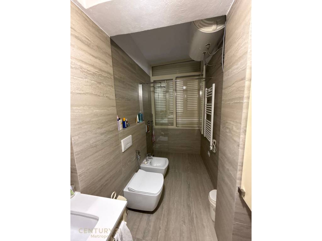 SHITET APARTAMENT 2+1, ISH TREGU ELEKTRIK!