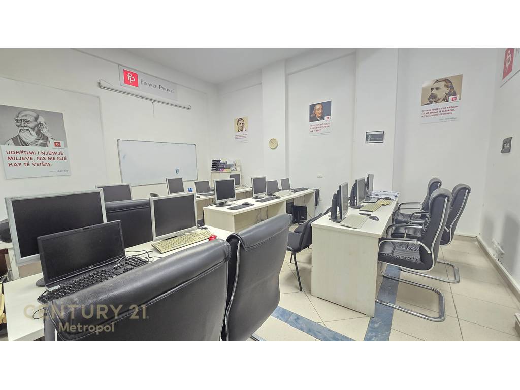 Unit for sale, ideal for OFFICE and LOFT!