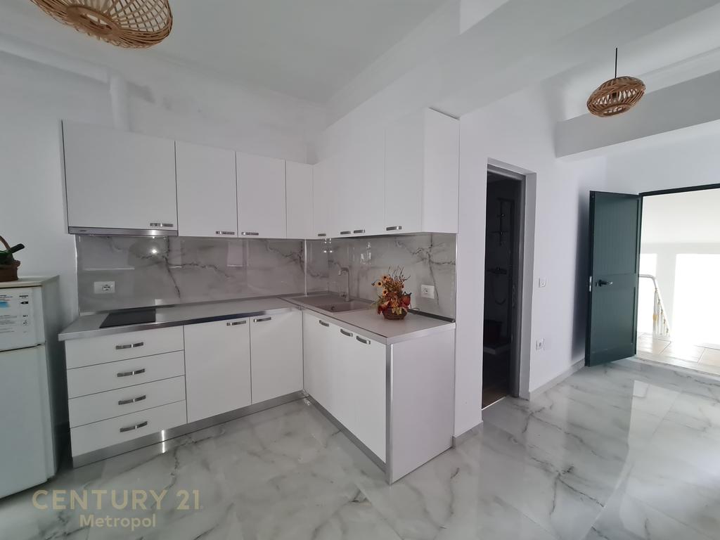 I OFFER FOR RENT VILLA WITH YARD IN PRIVATE RESIDENCE-CHERRET!