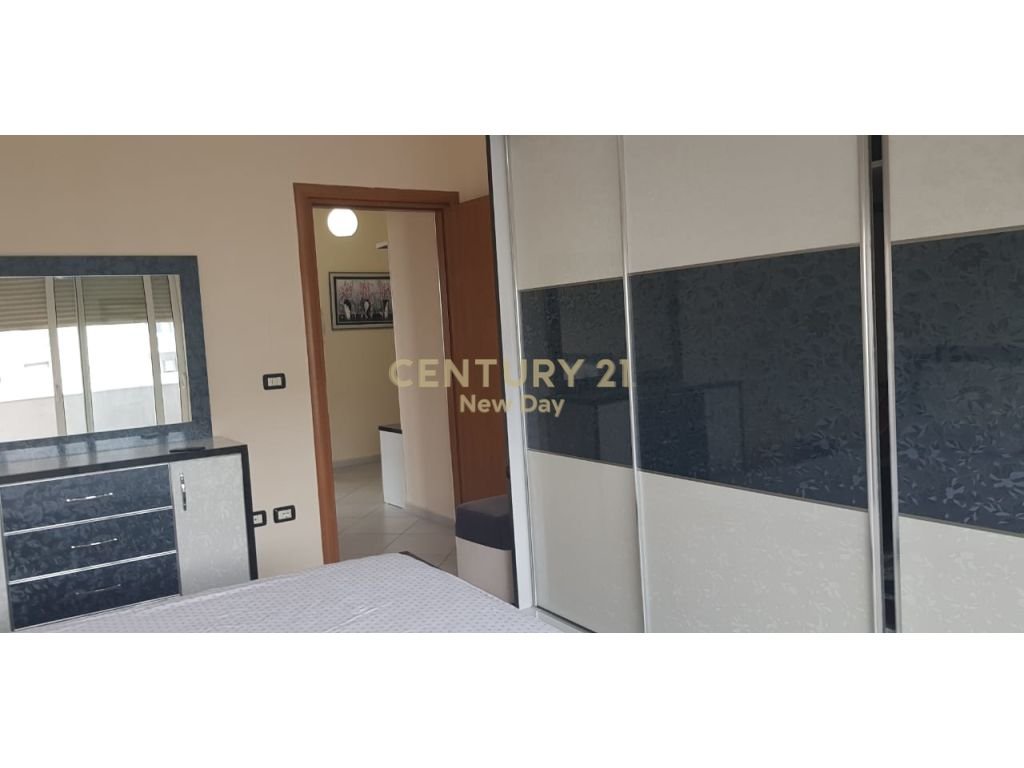 Jepet me qira apartament 2+1 te zona Ujesjellesit.