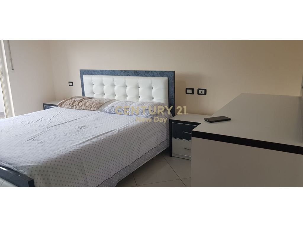 Jepet me qira apartament 2+1 te zona Ujesjellesit.