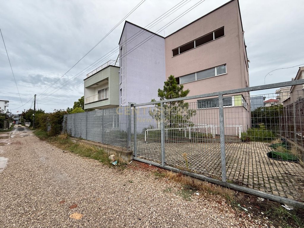 Multifunctional Building for Sale in Kenete Durrës - €800,000 | 800 m²