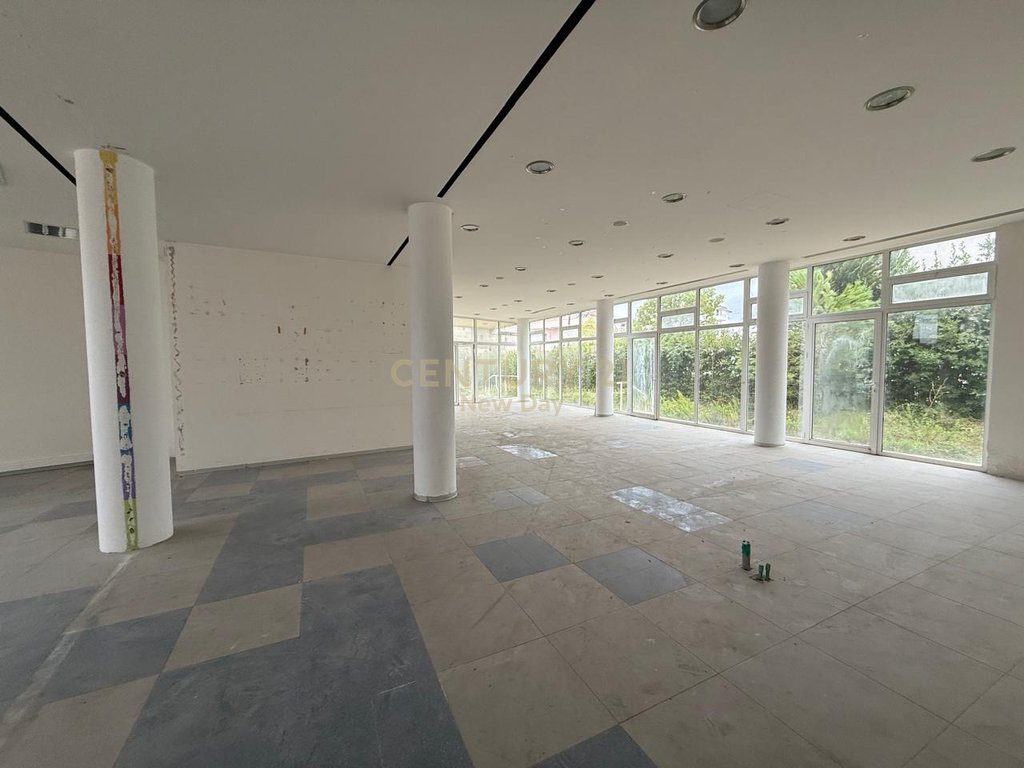 Multifunctional Building for Sale in Kenete Durrës - €800,000 | 800 m²