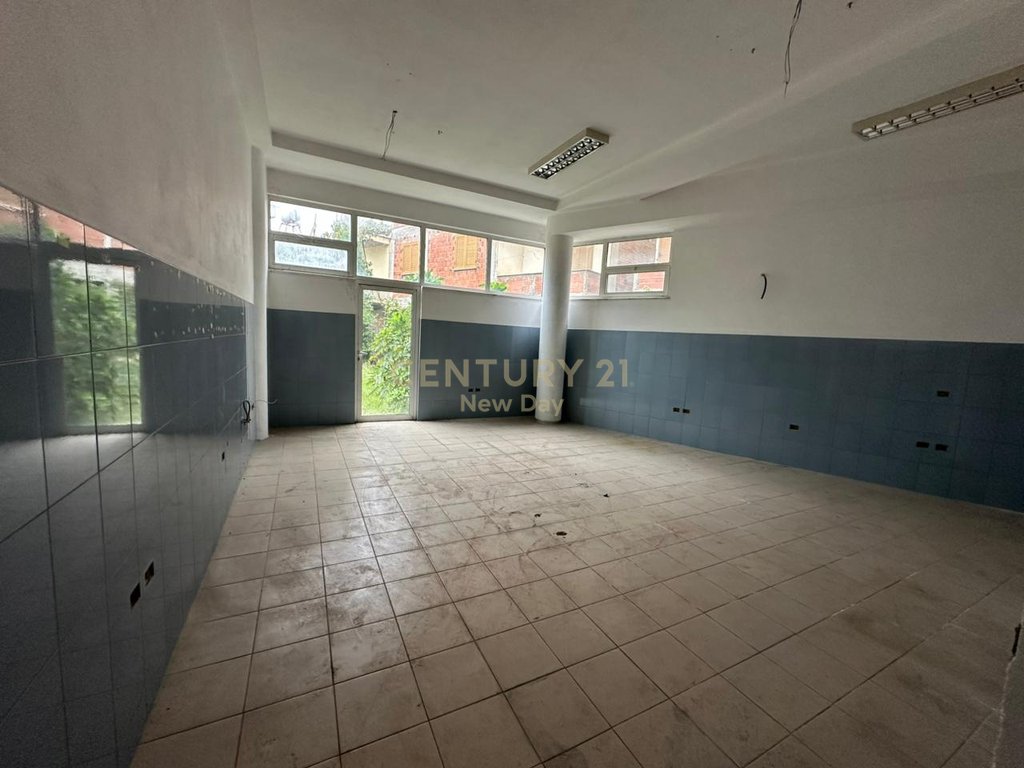 Multifunctional Building for Rent in Kenete Durrës 4000 Euro