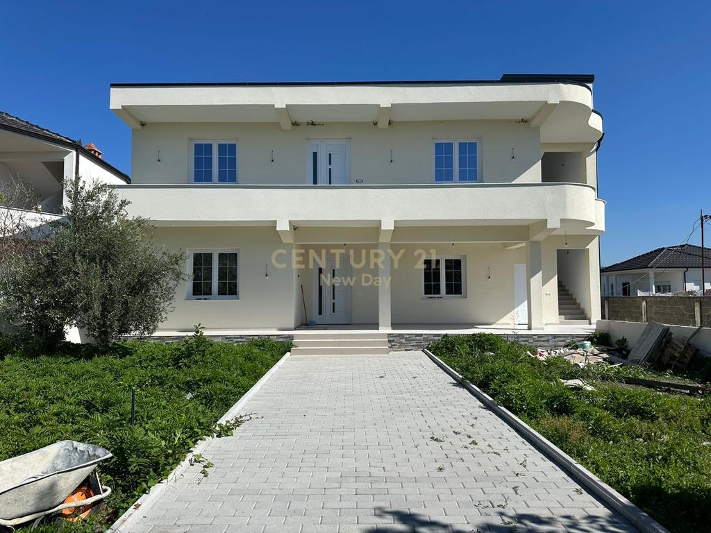 Land + Building for sale in the village of Qerret, Kavaja.