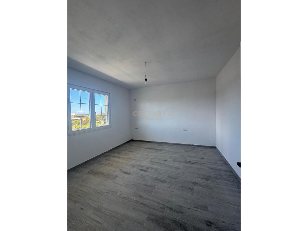 Land + Building for sale in the village of Qerret, Kavaja.