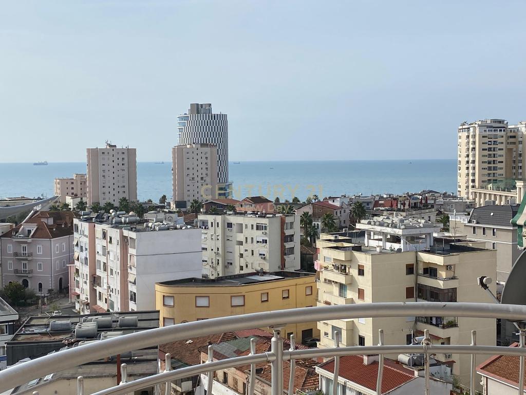 2+1+2T apartment for rent in the center of Durres!
