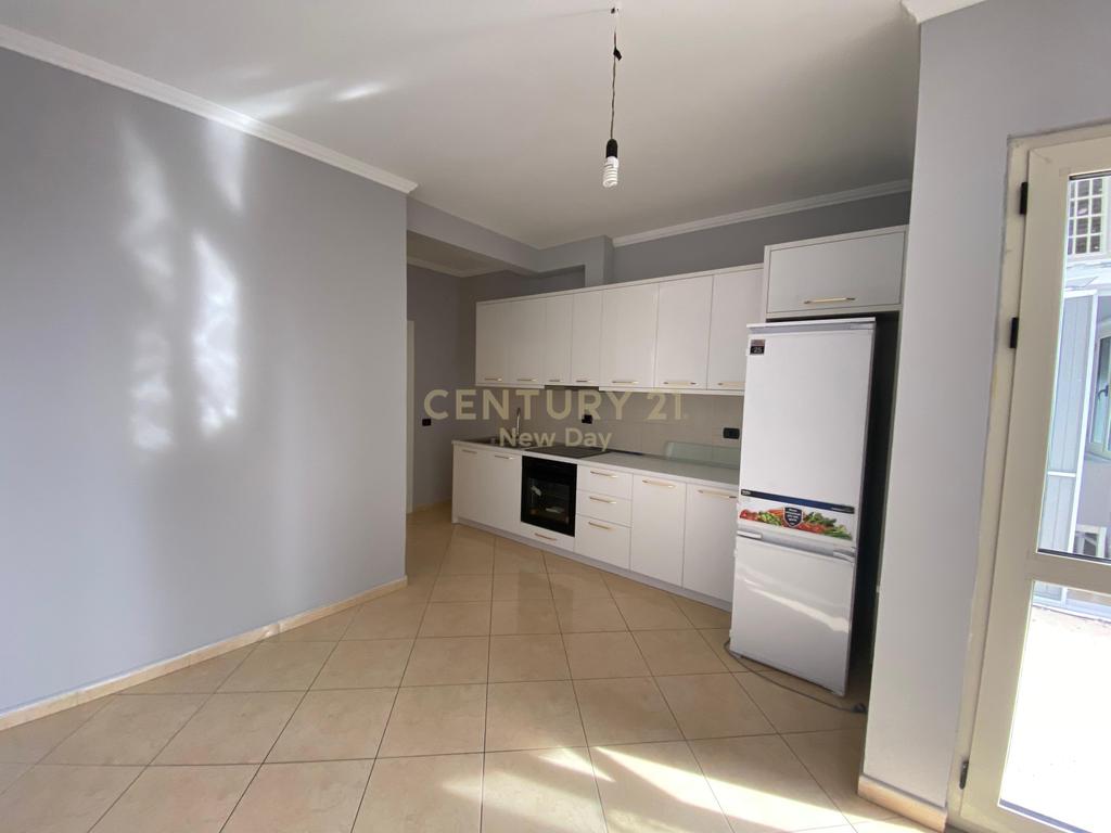 2+1+2T apartment for rent in the center of Durres!