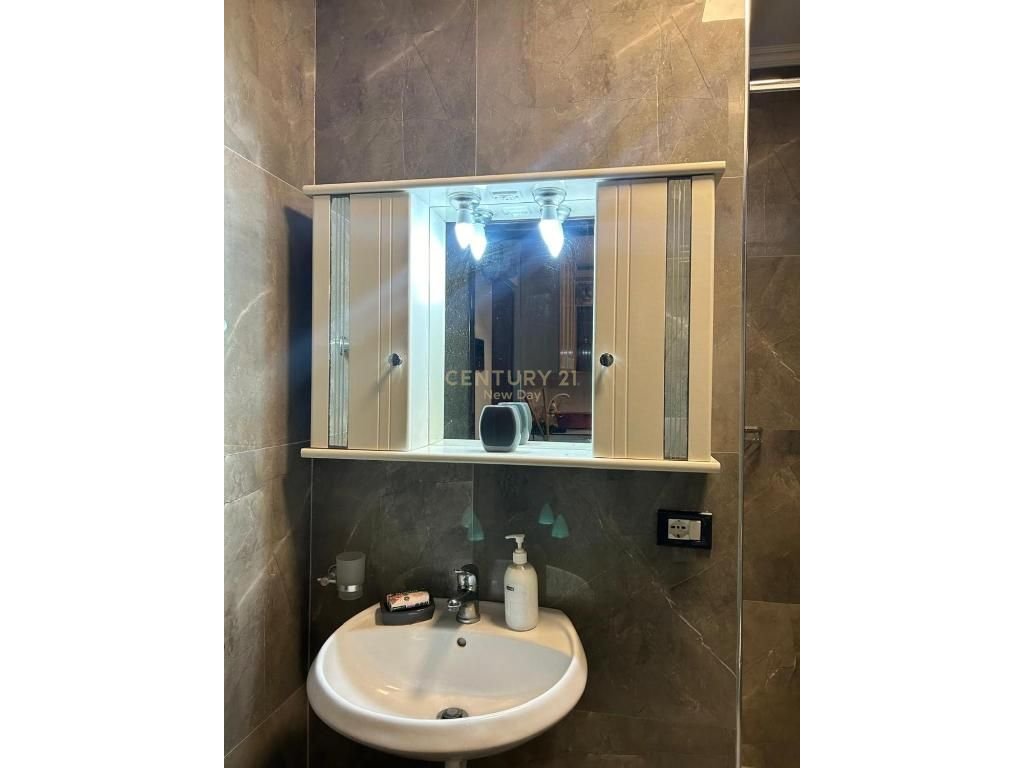 Apartament 1+1 me Qira në Shkëmbi I Kavajës, Durrës - 400€ | 62 m²