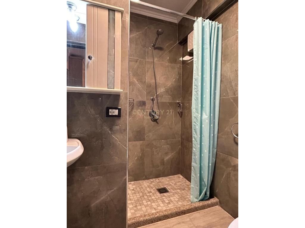 Apartament 1+1 me Qira në Shkëmbi I Kavajës, Durrës - 400€ | 62 m²