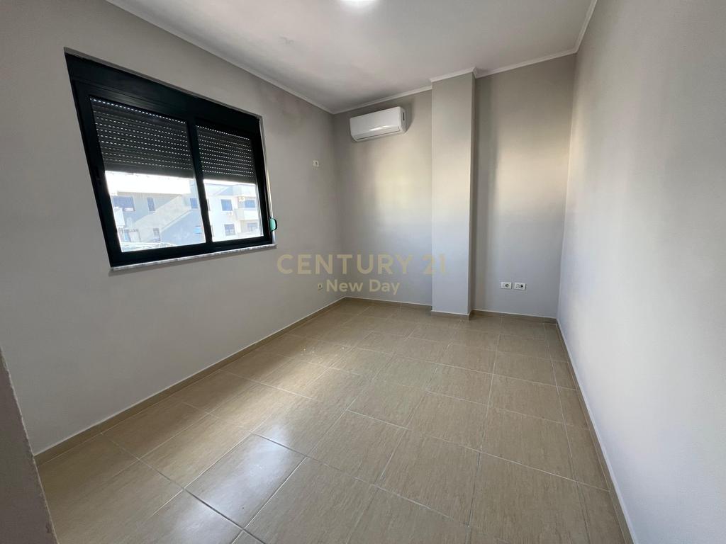 2+1 apartment for rent, unfurnished near the Stadium!