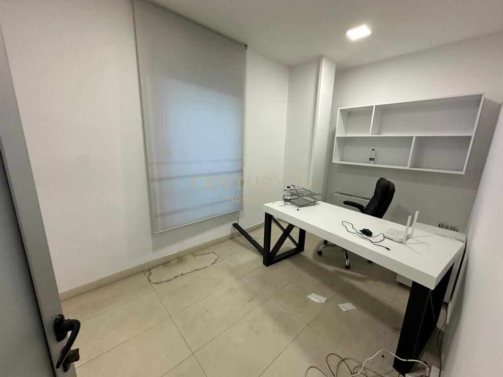 Commercial Space For Rent on Main Boulevard, Durrës - €700 | 86m²