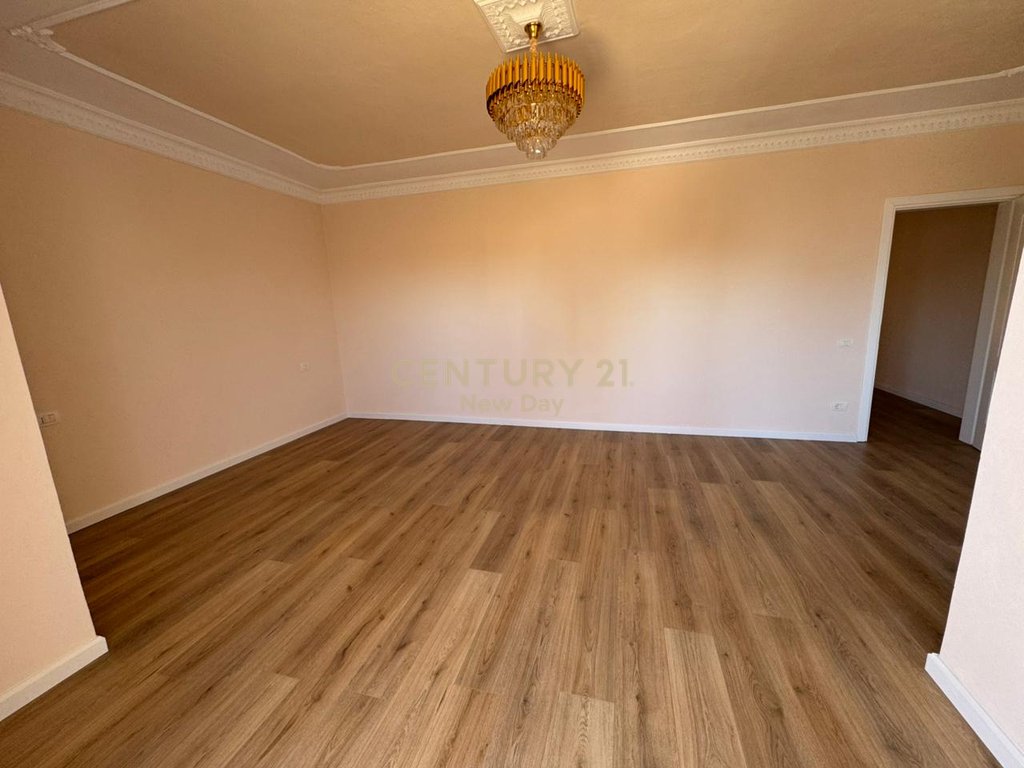 Apartment 2 +1+2T+ 2 Balconies For Sale in Neighborhood No.6, Durrës - 159,000€ | 126 m²