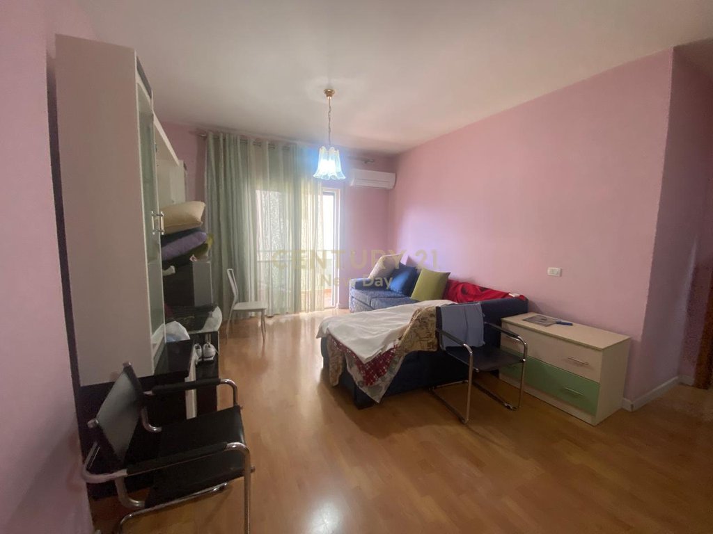 2+1 APARTMENT FOR SALE IN THE CENTER OF DURRES!
