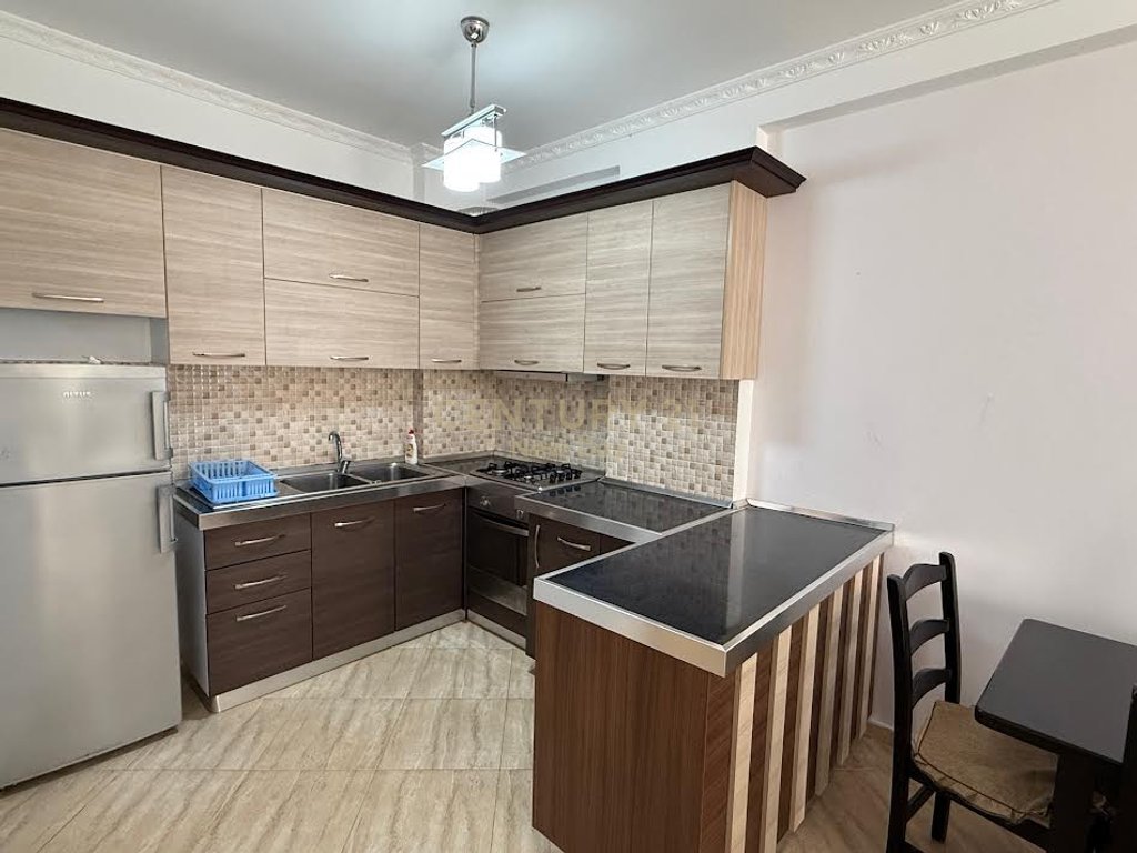 Jepet me qera Apartament 2+1 ne Vollga i mobiluar.