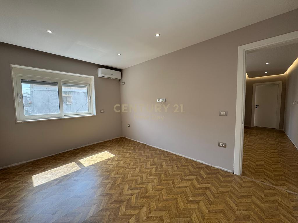 2+1 Apartment for sale near the Health Center, neighborhood 12.