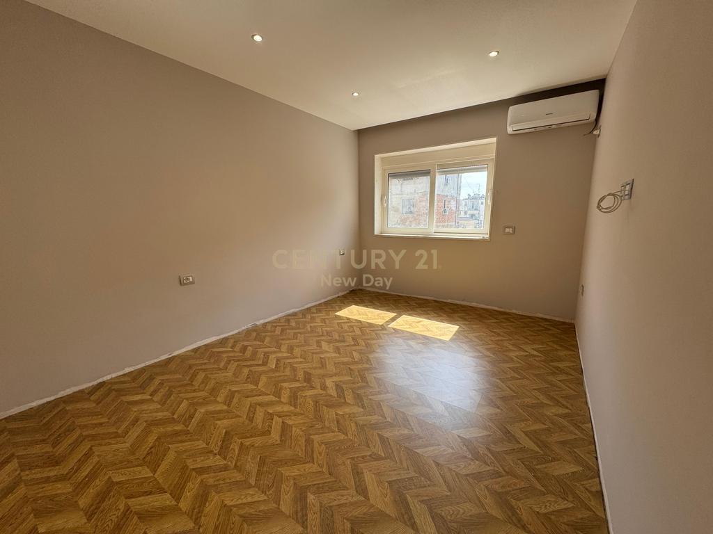 2+1 Apartment for sale near the Health Center, neighborhood 12.
