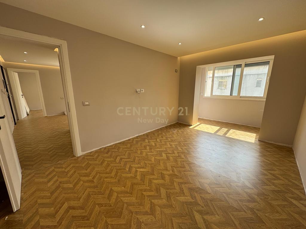 2+1 Apartment for sale near the Health Center, neighborhood 12.