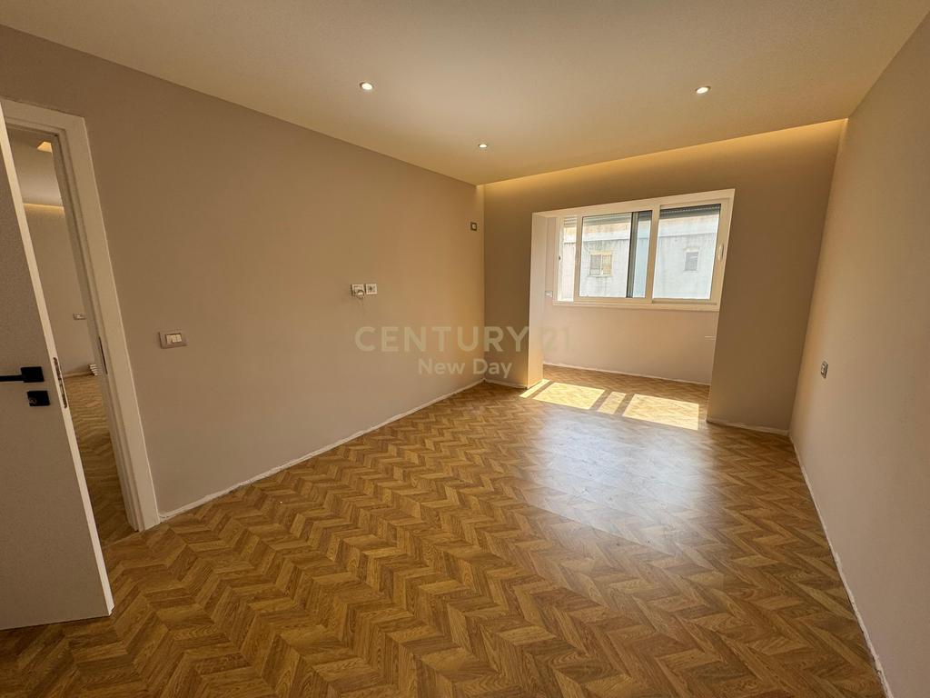 2+1 Apartment for sale near the Health Center, neighborhood 12.
