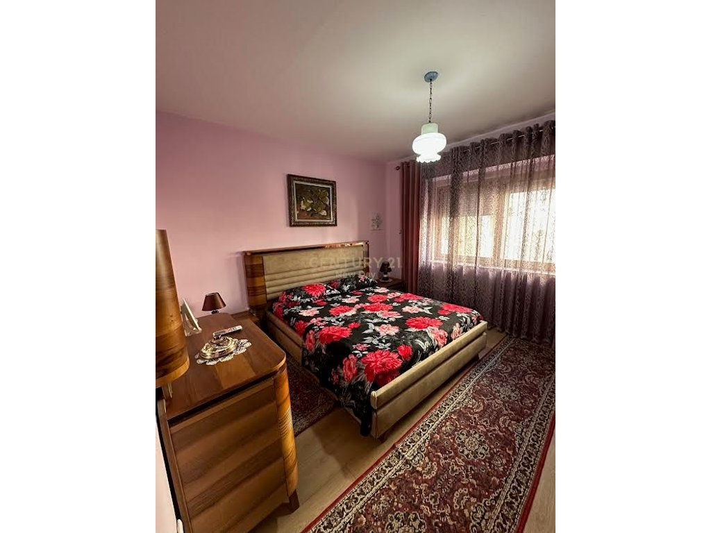 Apartment + garage for rent near the School 11 Janari.