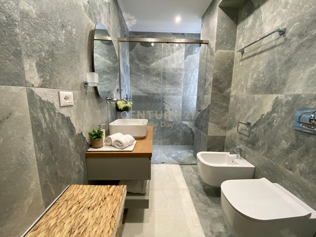 MODERN APARTMENT FOR SALE IN THE BEACH AREA!