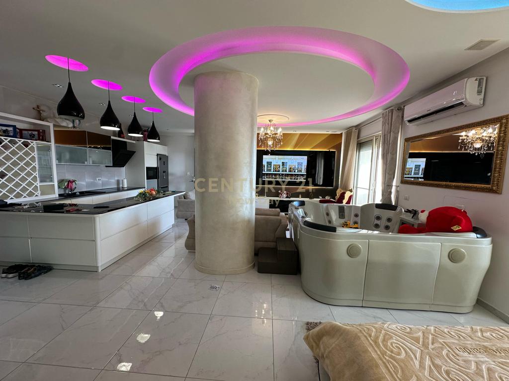 Apartment + Garage for sale with sea view Beach, Durrës - €250,000