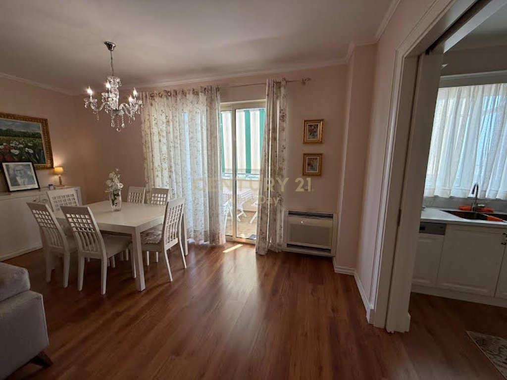 2+1+2 apartment for rent in the Old District area.