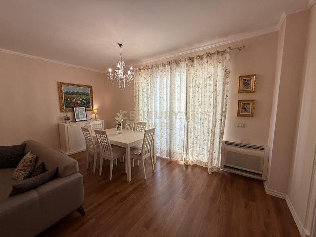 2+1+2 apartment for rent in the Old District area.