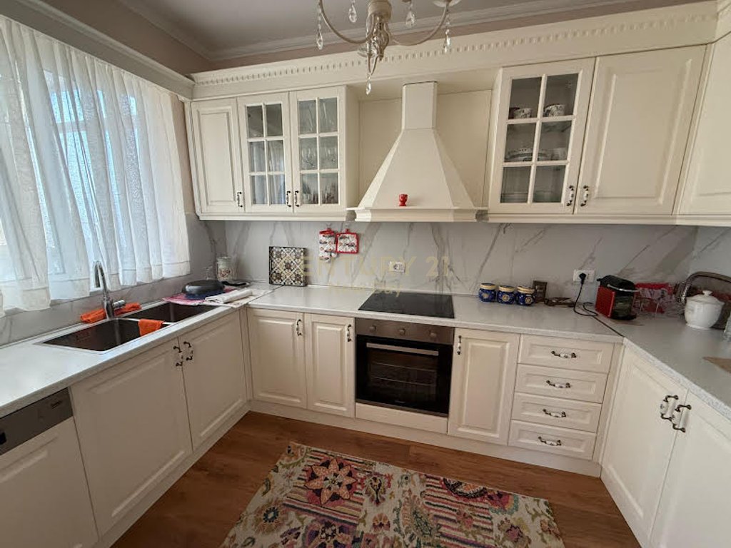 2+1+2 apartment for rent in the Old District area.