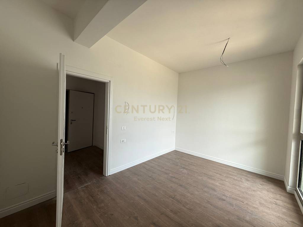 Apartment 1+1 for Sale on Bulevardi Ri (Park Avenue)!