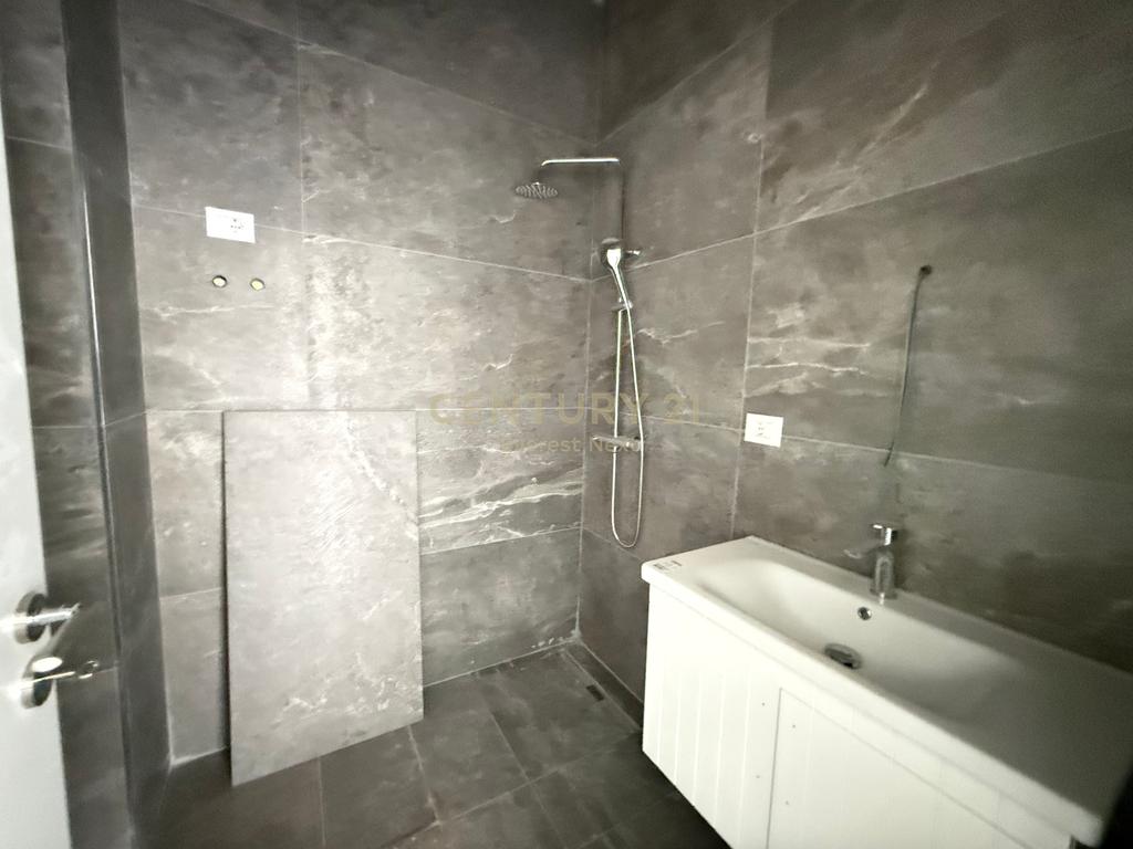 Apartment 1+1 for Sale on Bulevardi Ri (Park Avenue)!