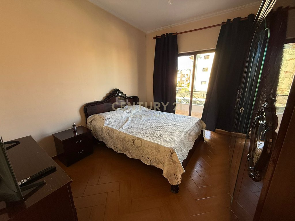 PRIVATE VILLA FOR RENT - KAMZË TURN