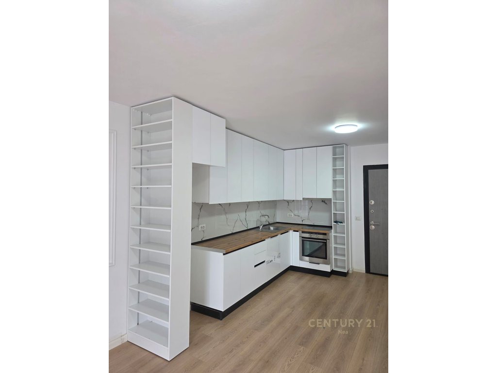 2+1 apartment with parking space for rent in Kombinat.
