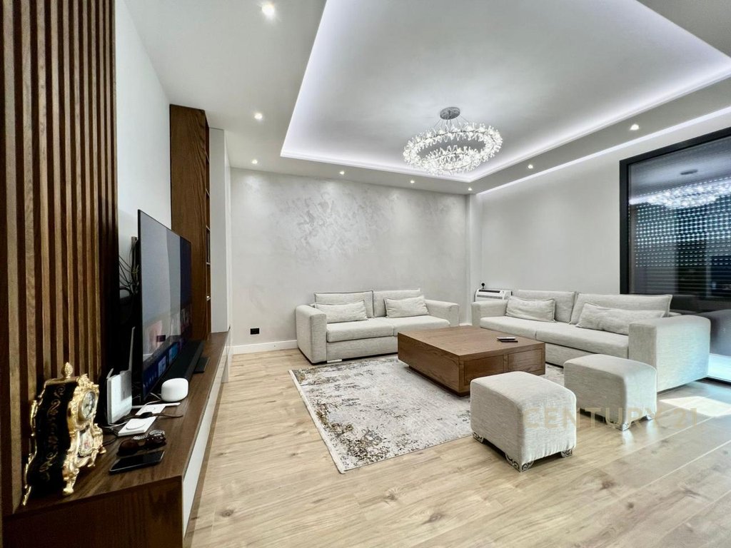 Apartment 3+1+2 for sale in one of the newest residences in the Lundra area, very close to TEG