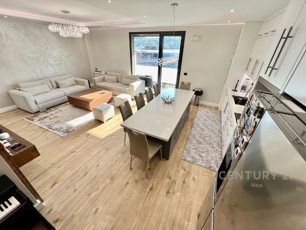 For rent 3+1+2 in one of the newest residences in the Lundra area, very close to TEG