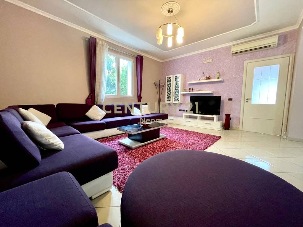 VILLA FOR SALE, 2 FLOORS IN NEW SAUK!