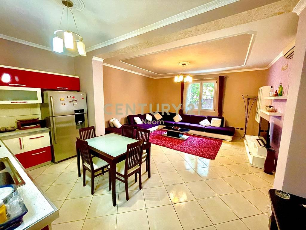 VILLA FOR SALE, 2 FLOORS IN NEW SAUK!