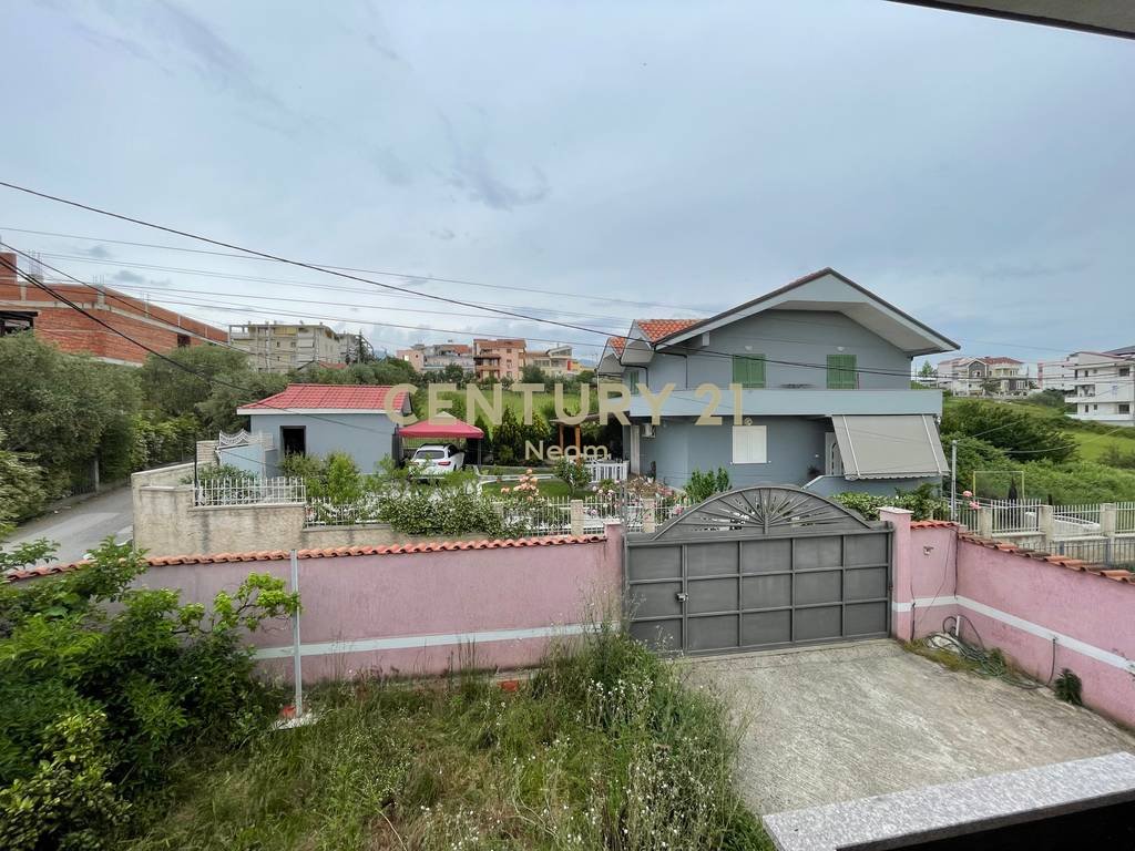 VILLA FOR SALE, 2 FLOORS IN NEW SAUK!