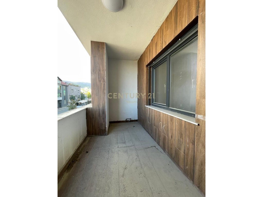 Room for Office in Shkoze.