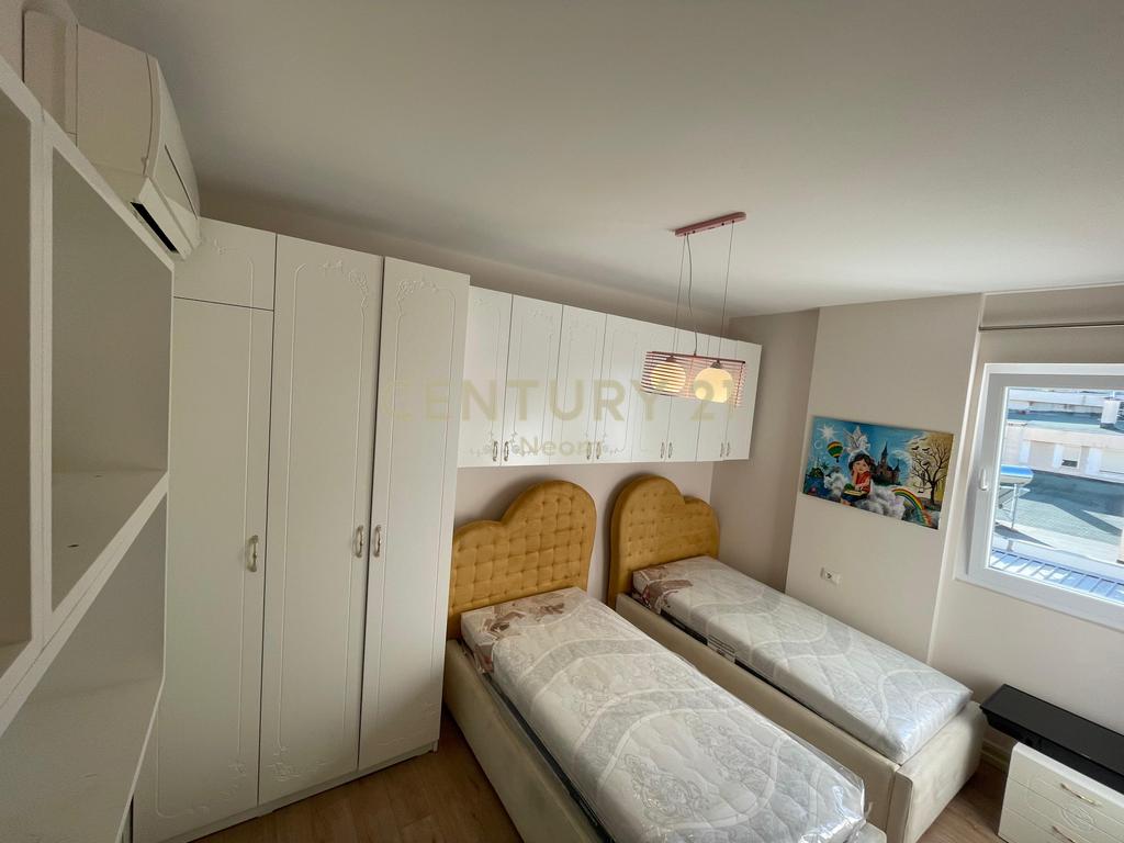 FOR RENT, APARTMENT 3+1+2+PARKING SPACE, DRY LAKE