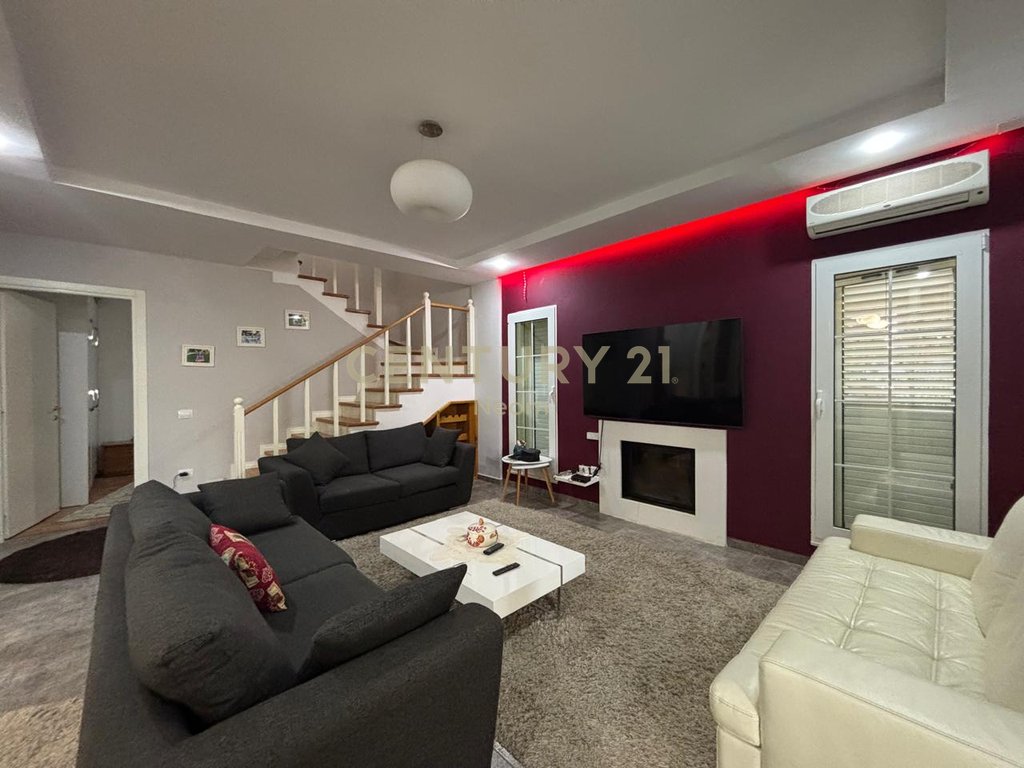 APARTMENT 4+1 WITH YARD FOR SALE AT LURA 1 IN LALZ BAY