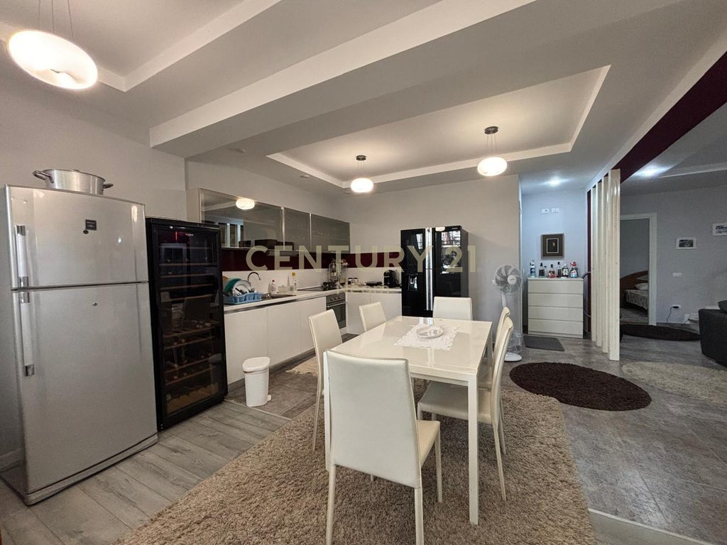 APARTMENT 4+1 WITH YARD FOR SALE AT LURA 1 IN LALZ BAY