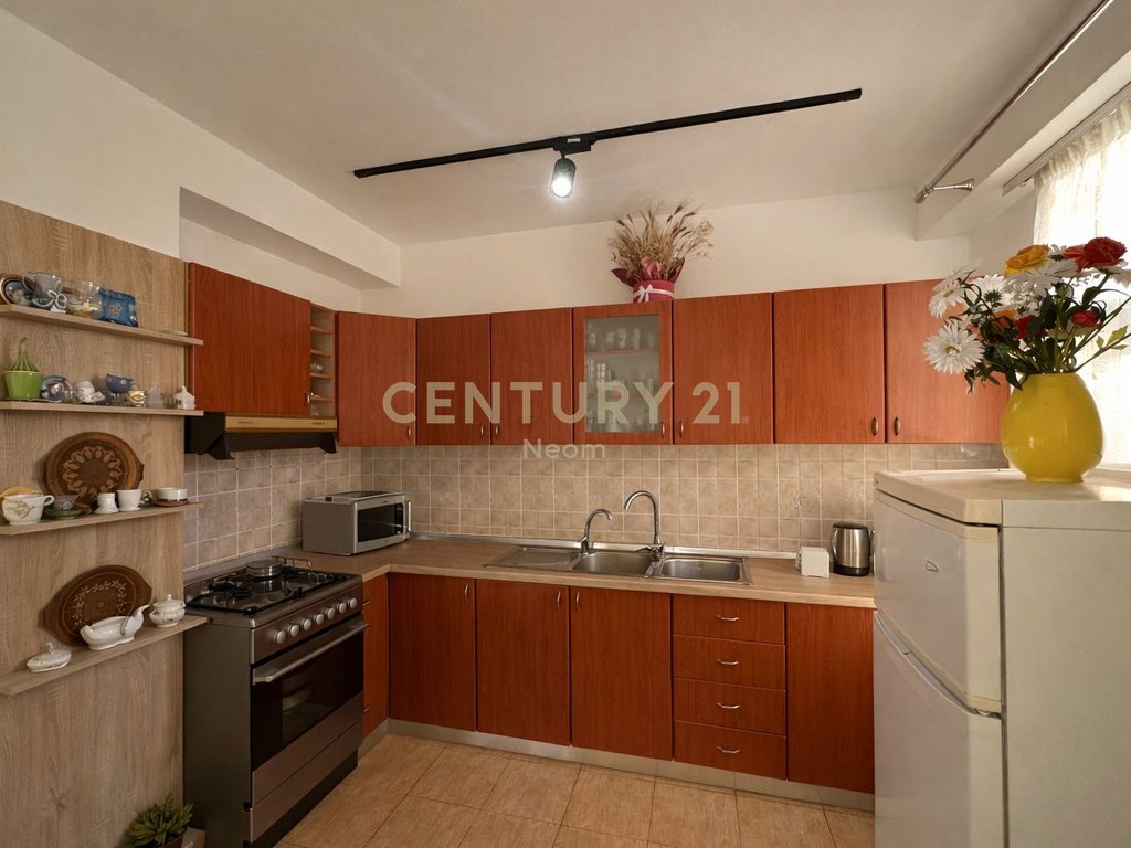 APARTMENT 2+1+PARKING FOR RENT IN LAPRAKË