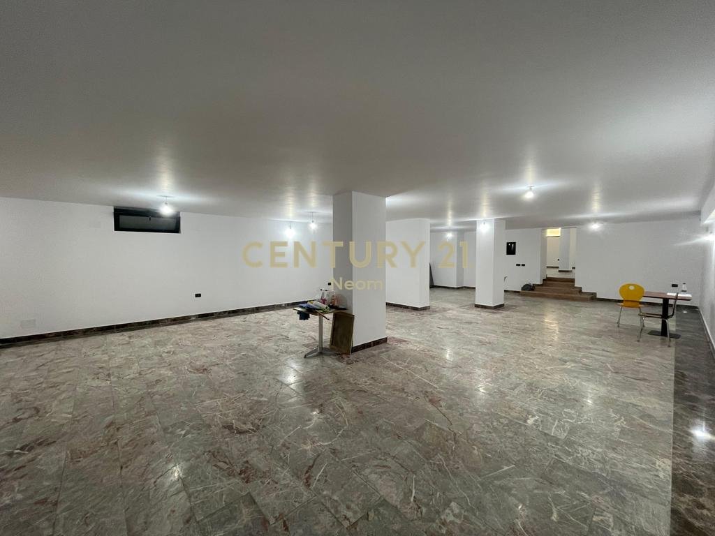 COMMERCIAL SPACE FOR RENT - 200m², IN THE HEART OF BLOKU!